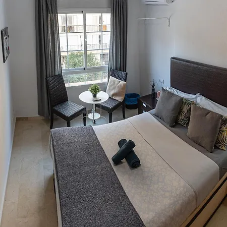 Homestay Galvez Rooms Malaga