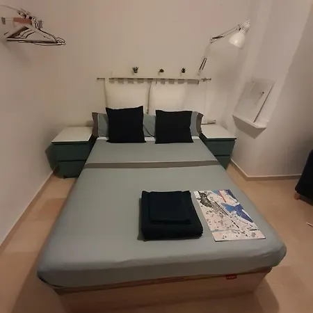 Galvez Rooms Homestay Malaga
